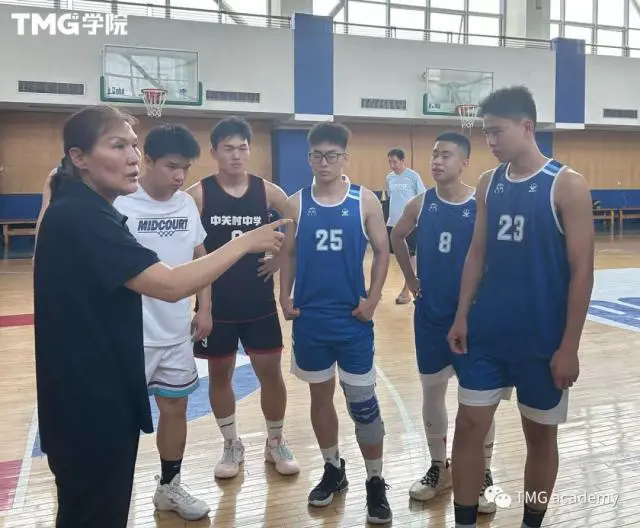 如何使用创新科技设备监测篮球运动员的训练数据_2